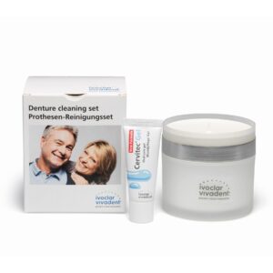 Denture cleaning set